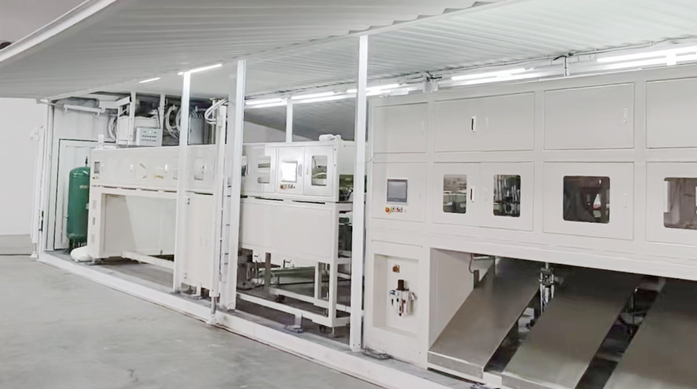 万吨级集装箱式组件回收智能示范线